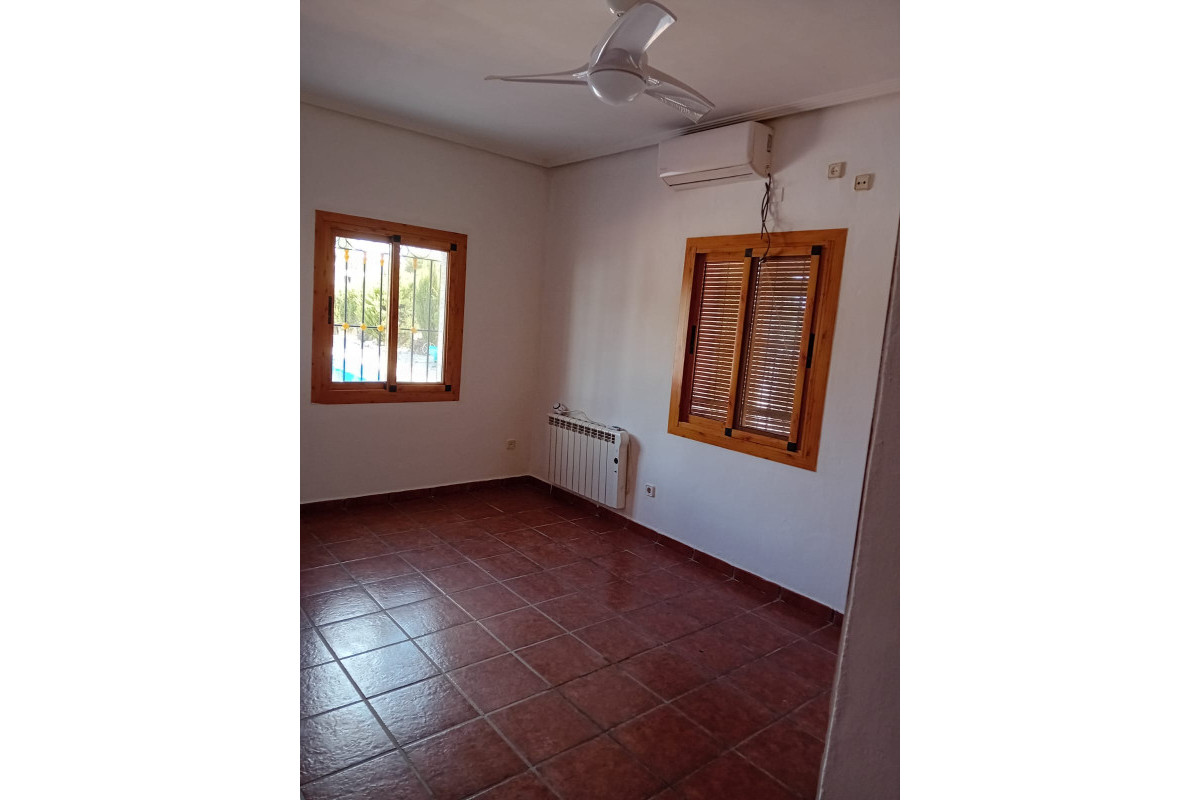 Resale - Chalet Independiente - Murcia