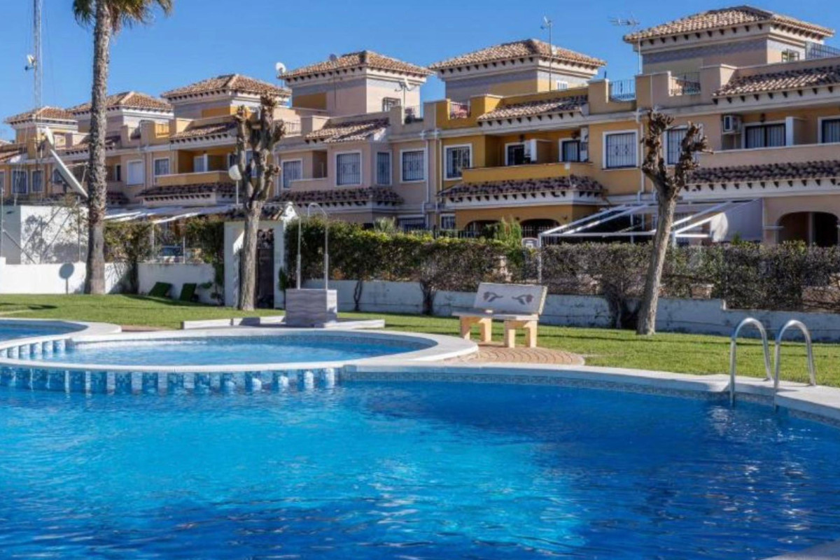 Resale - Casa Tipo Dúplex - Torrevieja - Aguas nuevas 1