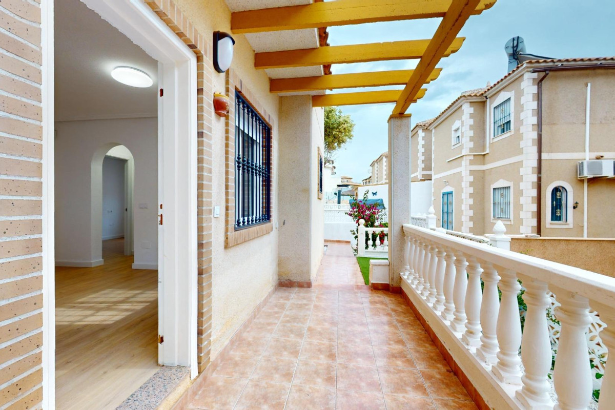 Resale - Townhouse - San Miguel de Salinas - BLUE LAGOON