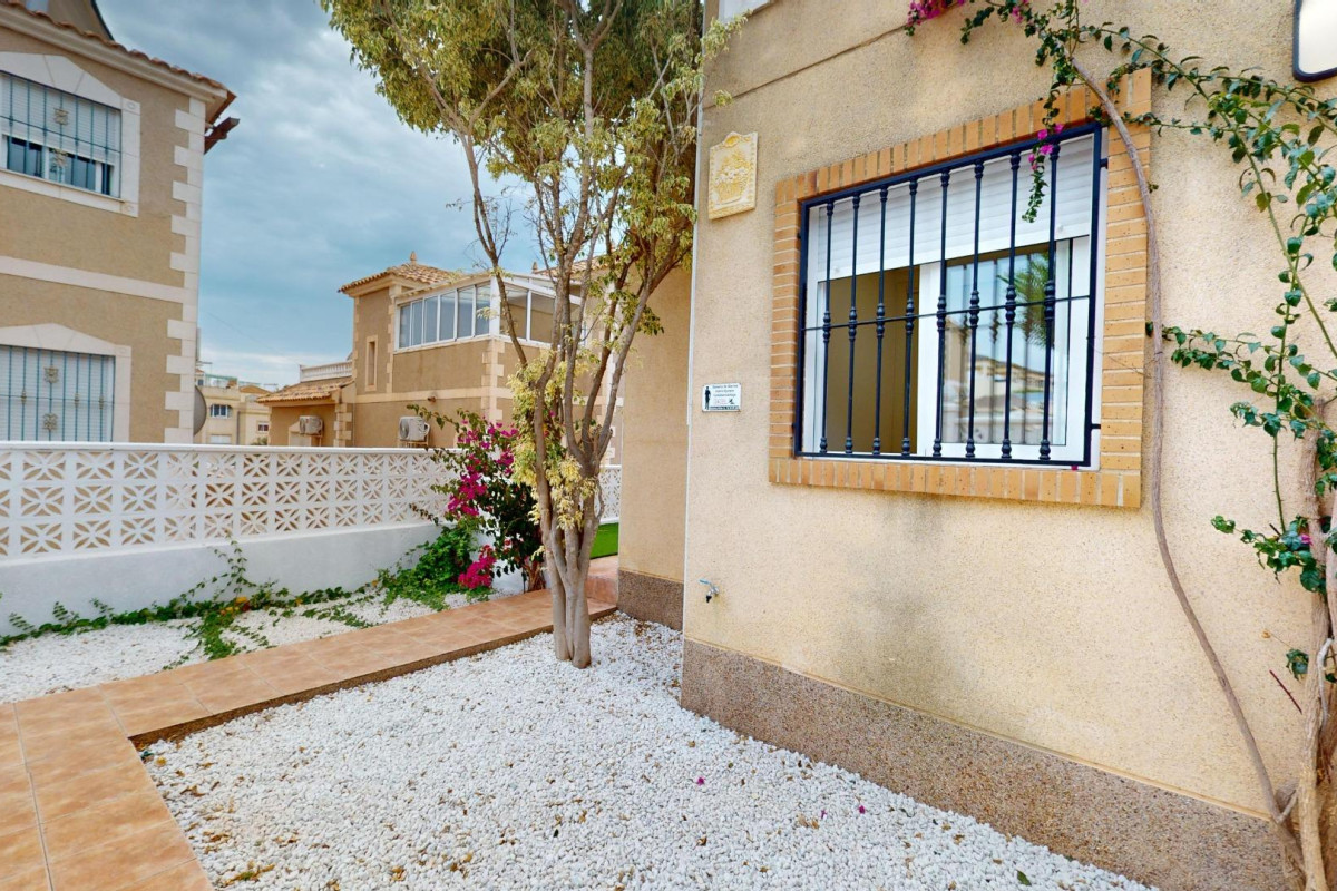 Resale - Townhouse - San Miguel de Salinas - BLUE LAGOON