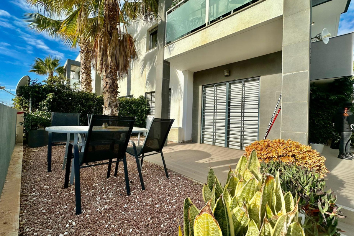 Resale - Apartment  - Torrevieja - Punta prima