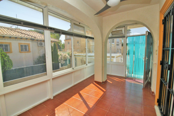 Resale - Villa - Villamartin