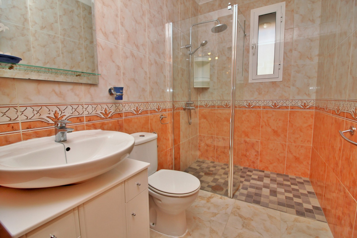 Resale - Villa - Villamartin