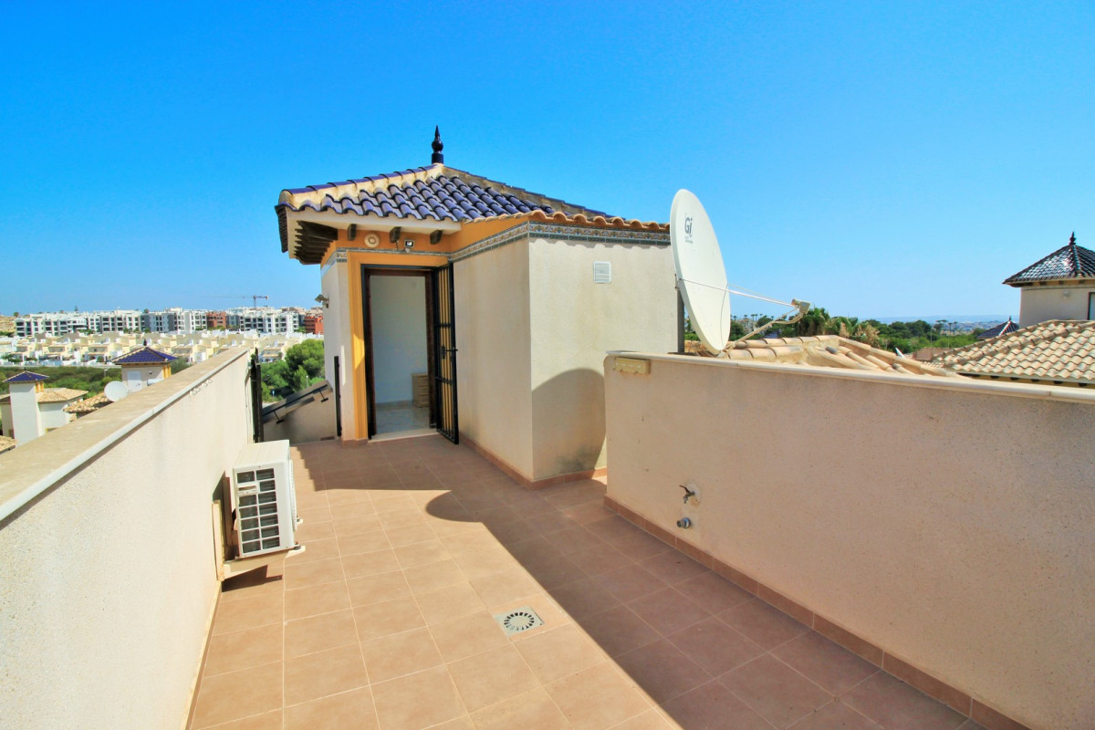 Resale - Villa - Villamartin