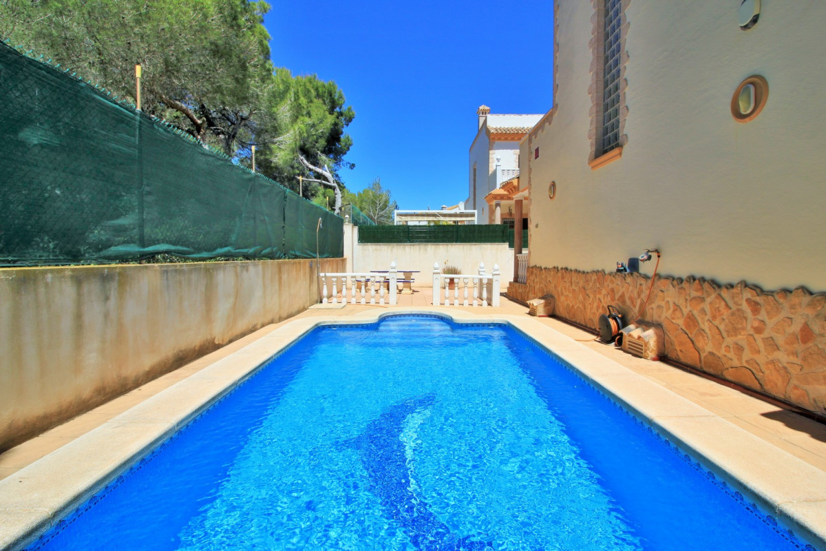 Resale - Villa - Villamartin - Los Dolses