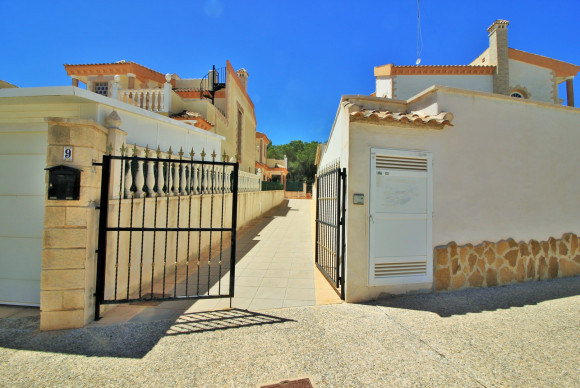 Resale - Villa - Villamartin - Los Dolses