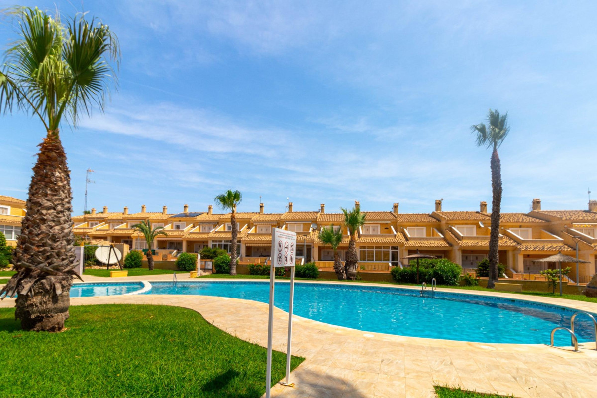 Resale - Terraced house - Torrevieja - Punta prima