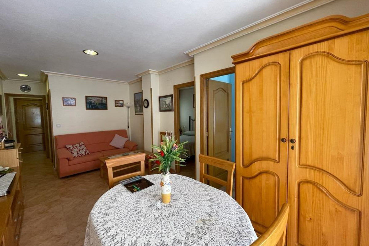 Resale - Apartment  - Torrevieja - Habaneras