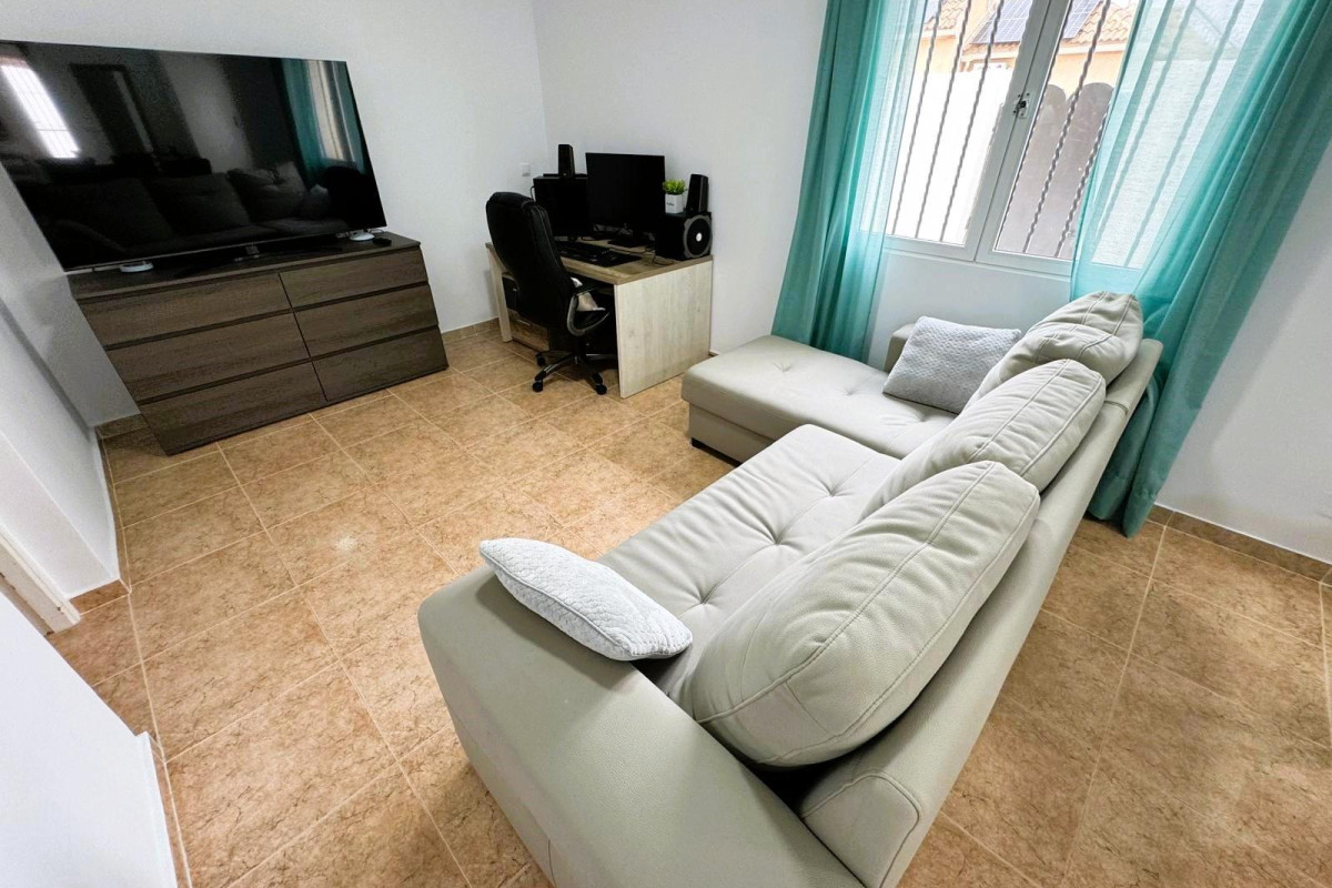 Resale - House - Torrevieja - Las calas