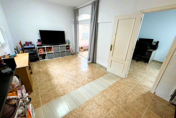 Resale - House - Torrevieja - Las calas