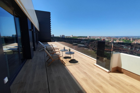 Resale - Apartment  - Madrid - Valdeacederas