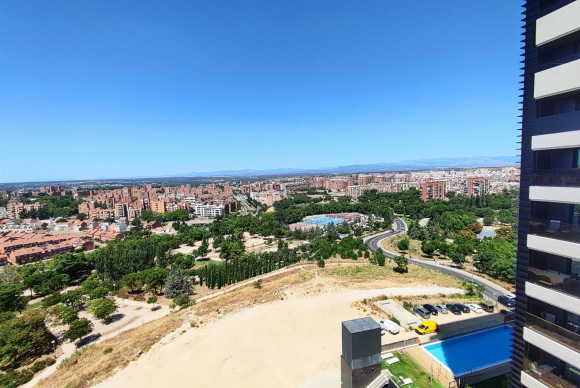 Revente - Appartement - Madrid - Valdeacederas