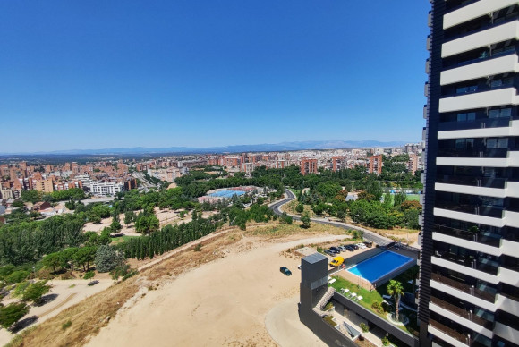 Resale - Apartment  - Madrid - Valdeacederas