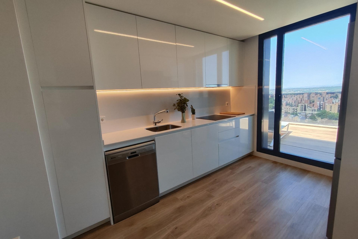 Resale - Apartment  - Madrid - Valdeacederas