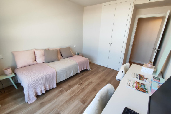 Resale - Apartment  - Madrid - Valdeacederas