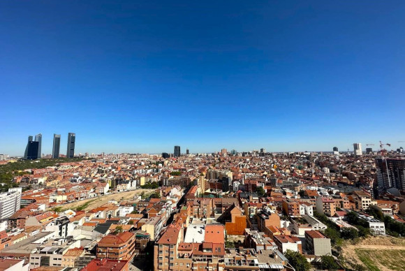 Resale - Apartment  - Madrid - Valdeacederas