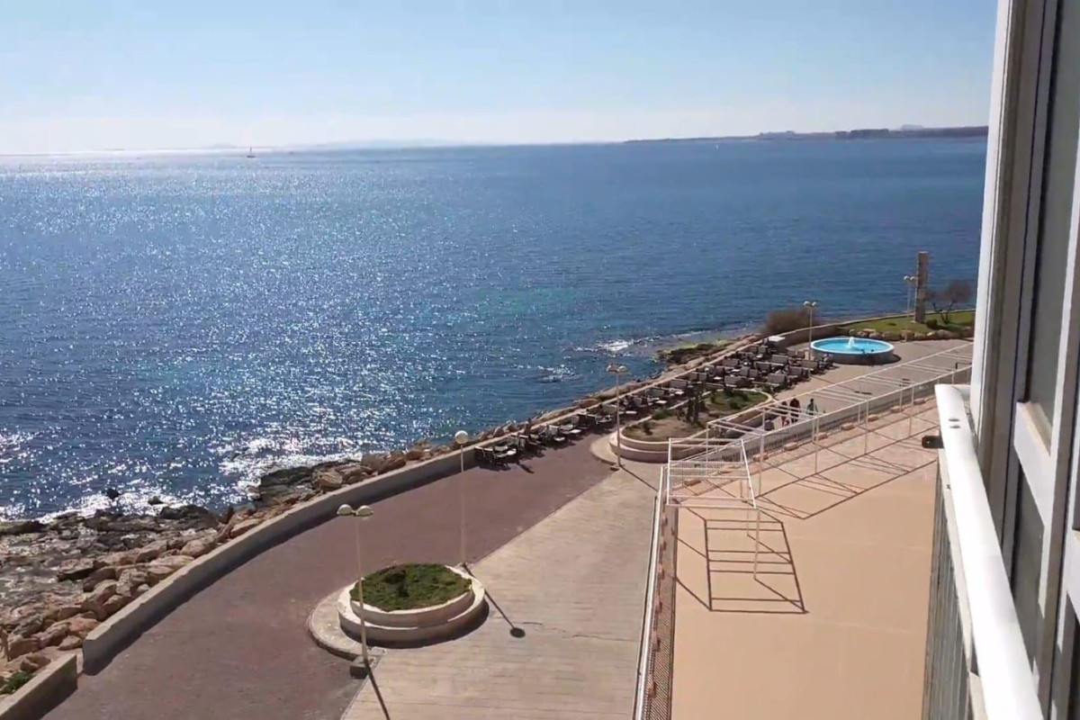 Resale - Apartment  - Torrevieja - Playa del cura