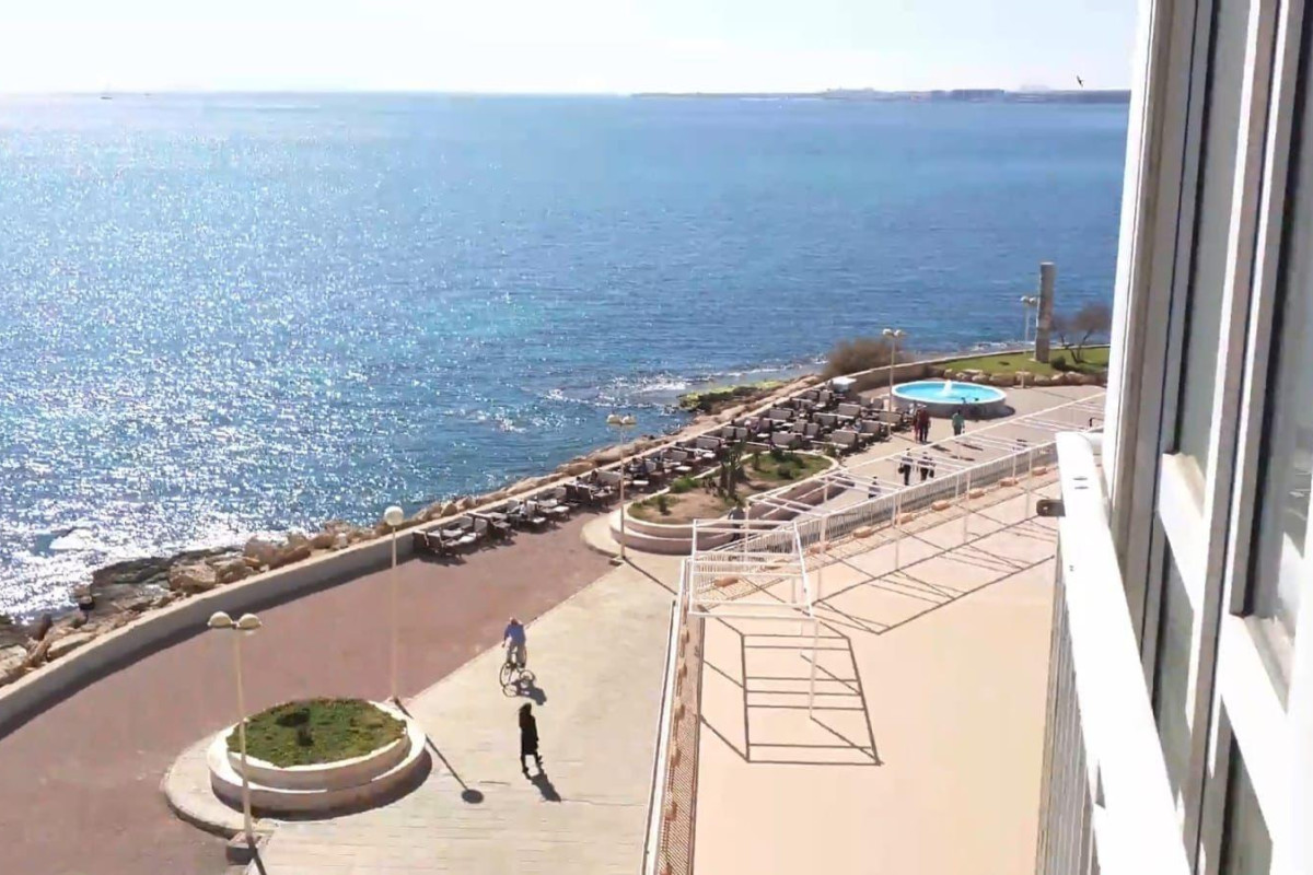 Resale - Apartment  - Torrevieja - Playa del cura