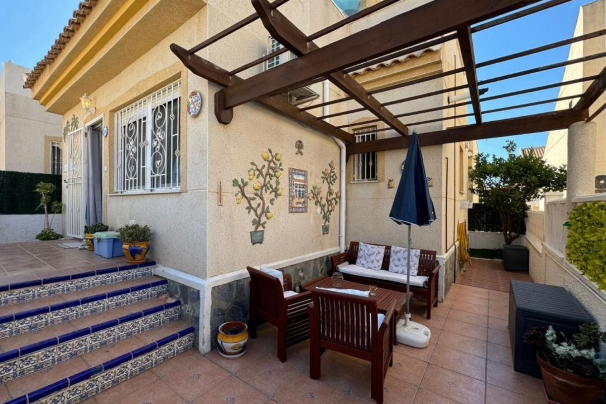 Revente - Detached House / Villa - Ciudad Quesada