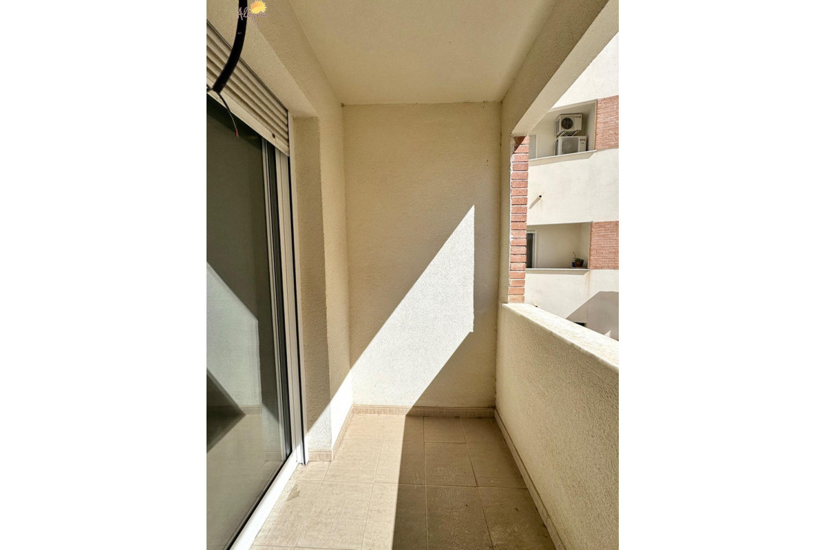 Resale - Apartment  - Torrevieja - Centro