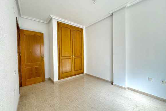 Resale - Apartment  - Torrevieja - Centro