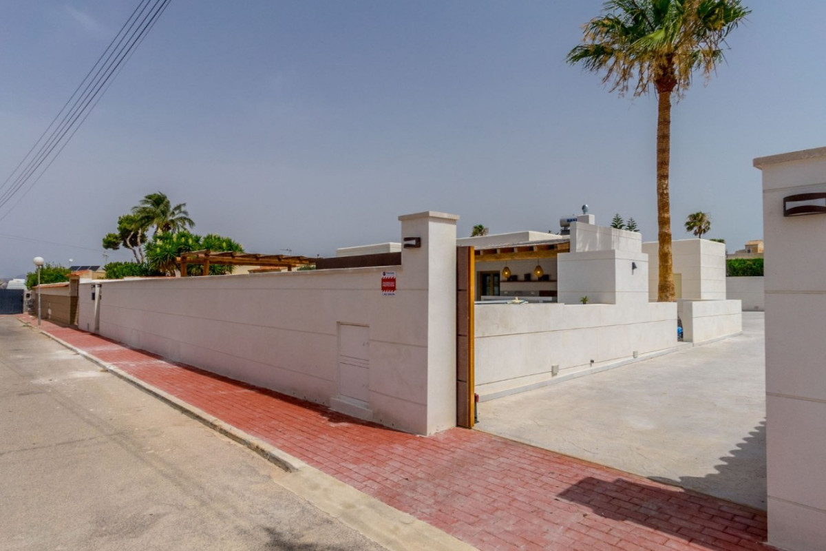 Herverkoop - Vrijstaande Villa - Torrevieja - Torreta Florida