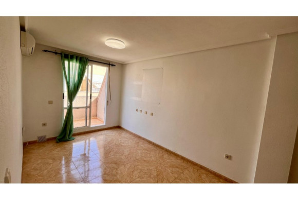 Resale - Flat - Torrevieja - Torrevieja Centro