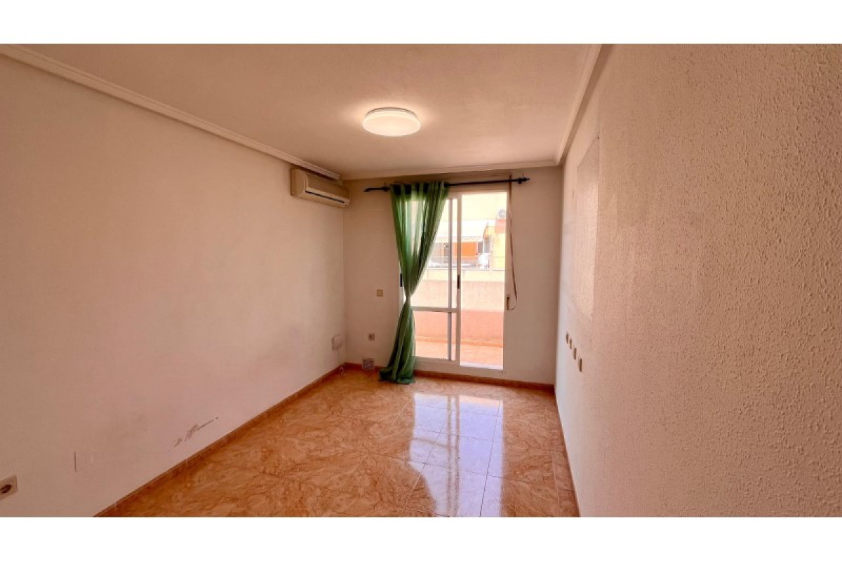 Resale - Flat - Torrevieja - Torrevieja Centro