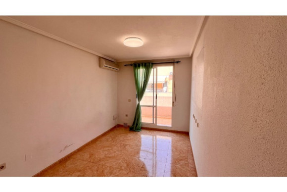 Resale - Flat - Torrevieja - Torrevieja Centro