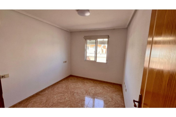 Resale - Flat - Torrevieja - Torrevieja Centro