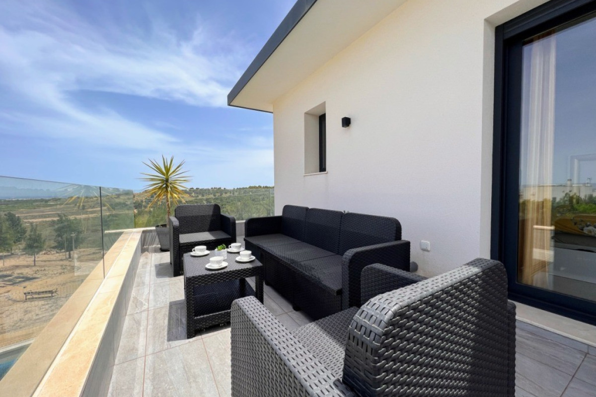 Resale - Villa - San Miguel de Salinas