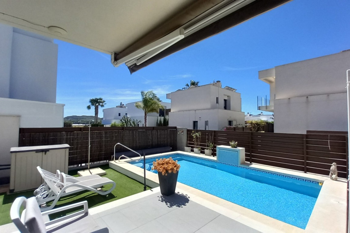 Revente - Semi Detached Villa - Vistabella Golf