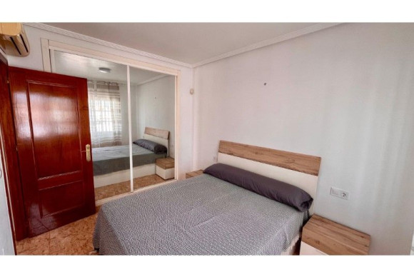 Resale - House - Guardamar del Segura - Pueblo