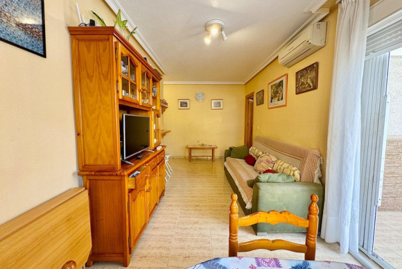 Resale - Apartment  - Torrevieja - Playa de los locos