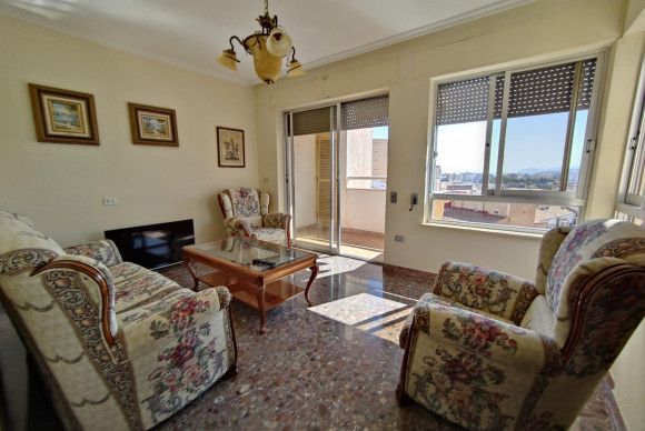 Resale - Apartment  - Villajoyosa - 2a linea