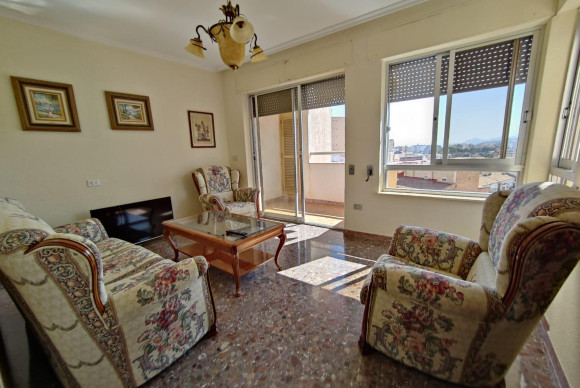 Resale - Apartment  - Villajoyosa - 2a linea