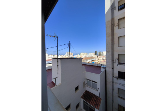 Resale - Apartment  - Villajoyosa - 2a linea