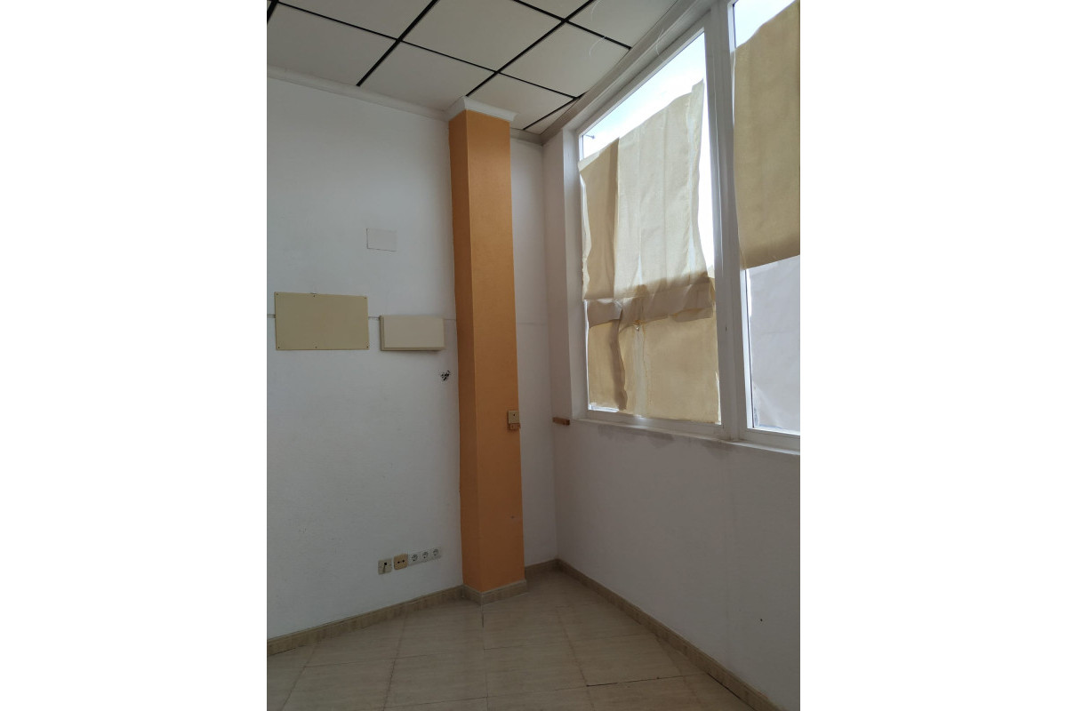 Revente - Commercial Unit - Guardamar