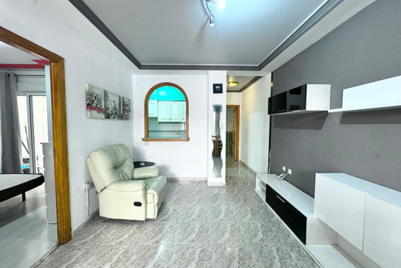 Resale - Apartment  - Torrevieja - Playa del cura