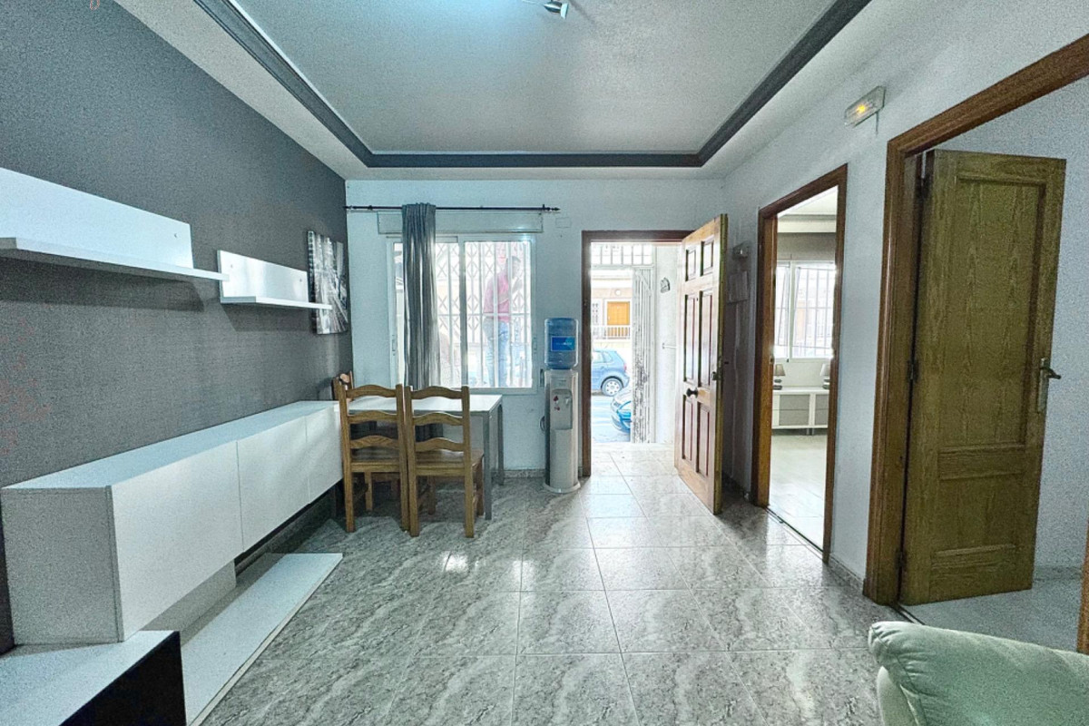 Resale - Apartment  - Torrevieja - Playa del cura