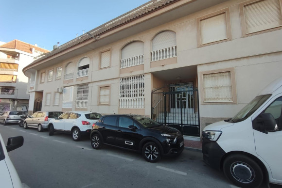 Resale - Apartment  - Torrevieja - Acequion