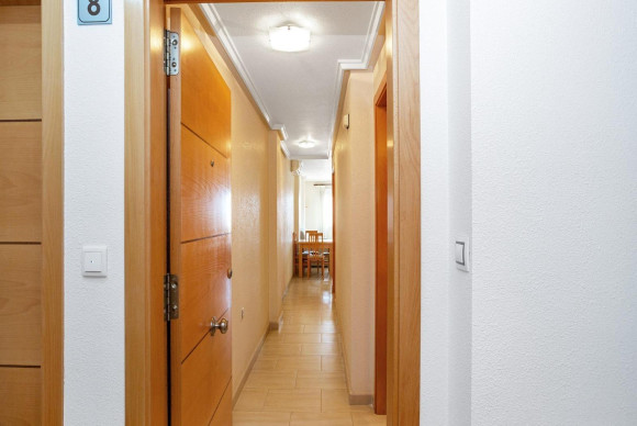 Resale - Apartment  - Torrevieja - Centro