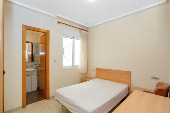 Resale - Apartment  - Torrevieja - Centro