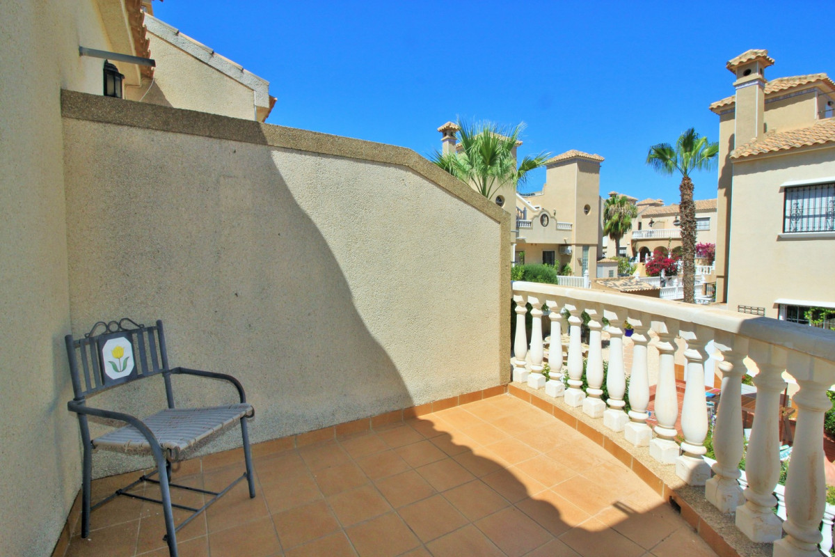 Resale - Townhouse - Villamartin