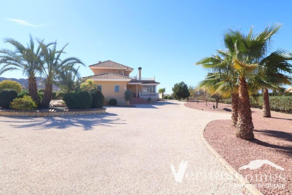 Resale - Villa - Purias