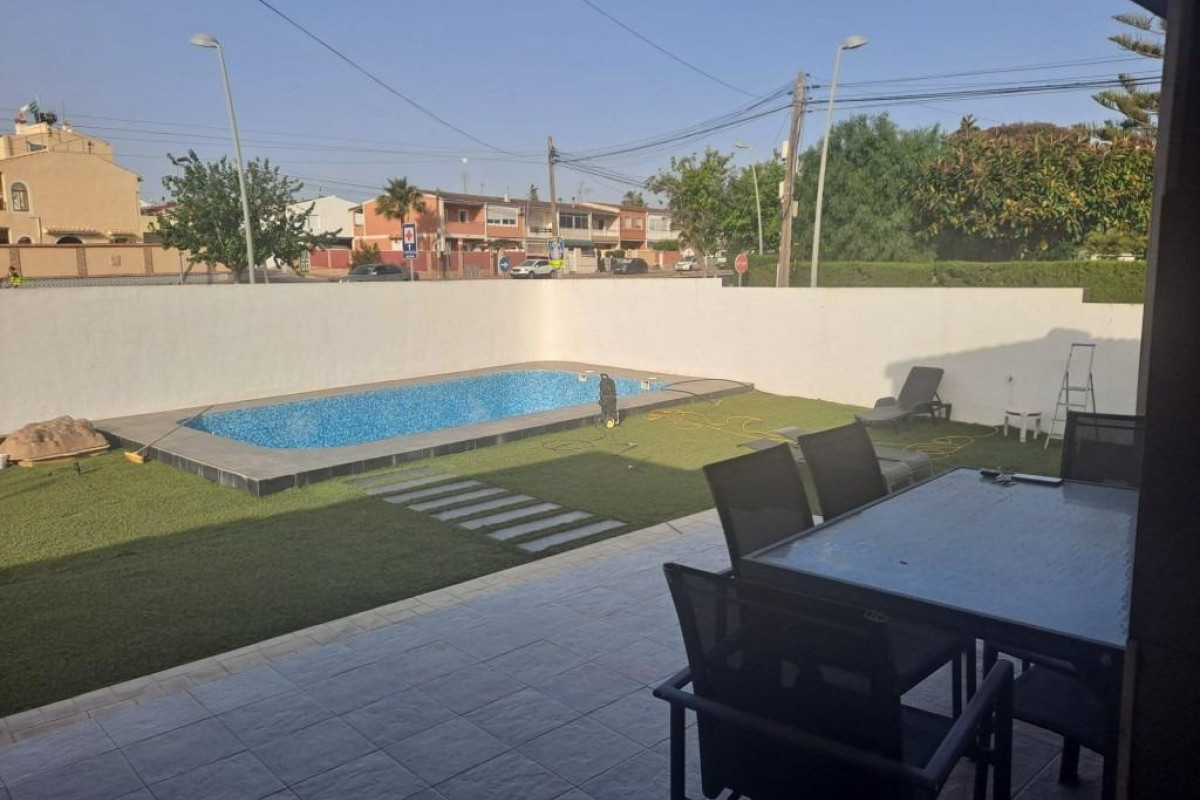 Herverkoop - Villa - Torrevieja - Los balcones