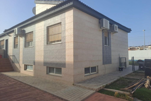 Herverkoop - Villa - Torrevieja - Los balcones