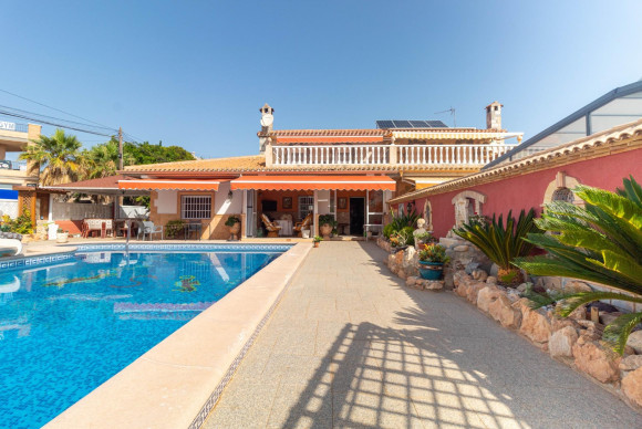 Resale - Villa - Orihuela Costa - La Regia