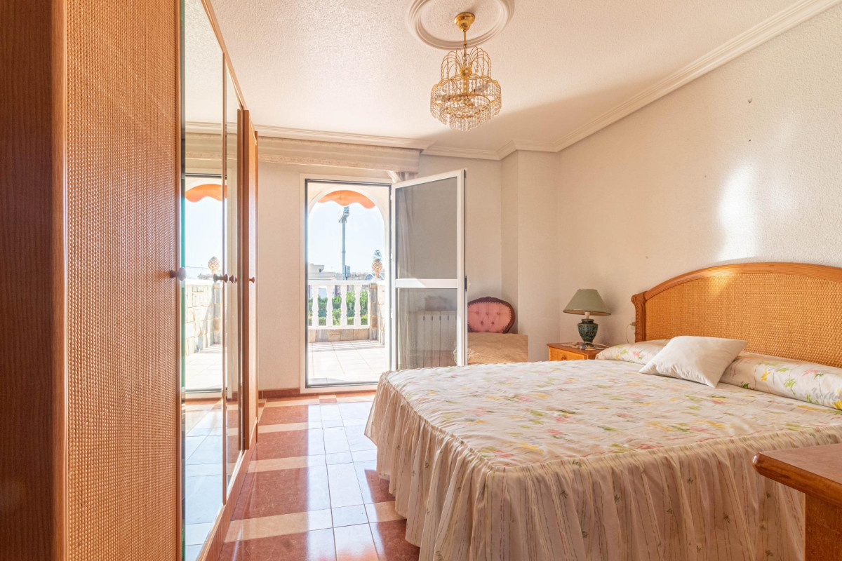 Resale - Villa - Orihuela Costa - La Regia