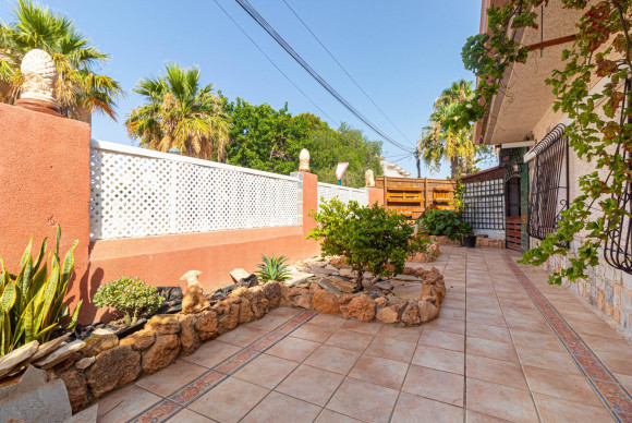 Resale - Villa - Orihuela Costa - La Regia